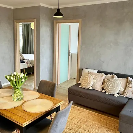 Przytulna Close To The Airport And Pkm Appartamento *